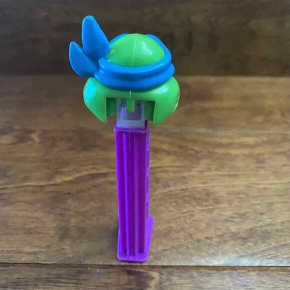 PEZ Vintage Teenage Mutant Ninja Turtles Leonardo Pez Dispenser - Picture 3 of 3